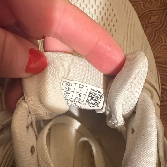 Saucony running shoes - Picture 5 of 5